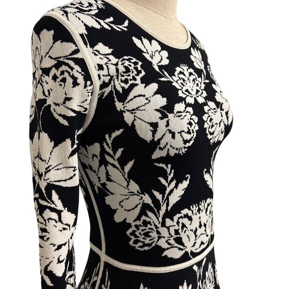 Reversible Black & White Floral Knit Dress 3/4 Sleeves Fit & Flare Style Womens - Picture 5 of 15